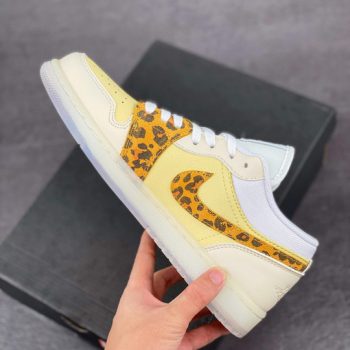 Air Jordan 1 Low 