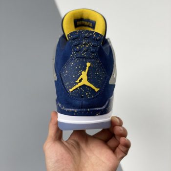 Air Jordan 4 