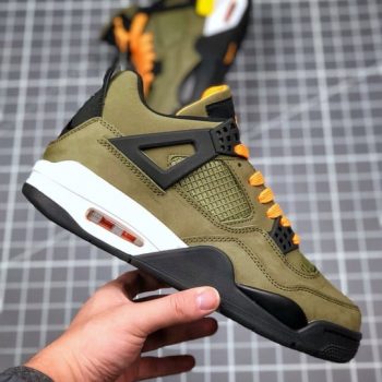 Air Jordan 4 Retro 