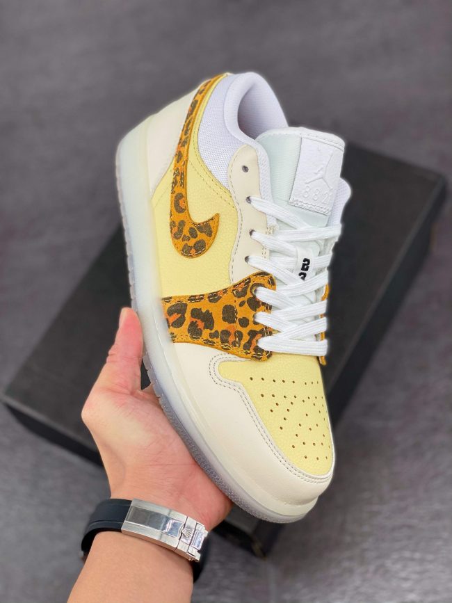 Air Jordan 1 Low " SNKRS Day" Yellow Sail DN6998-700