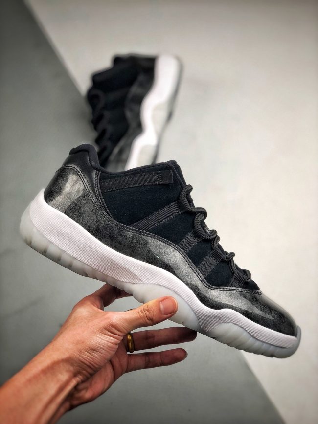 Air Jordan 11 Low " Barons" Black,Metallic Silver-White