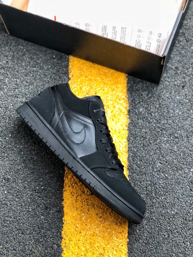 Air Jordan 1 Low " Triple Black" 553558-056