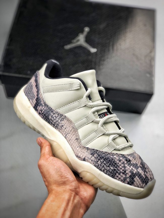 Air Jordan 11 Low SE "Snakeskin" Light Bone,University Red-Sail-Black