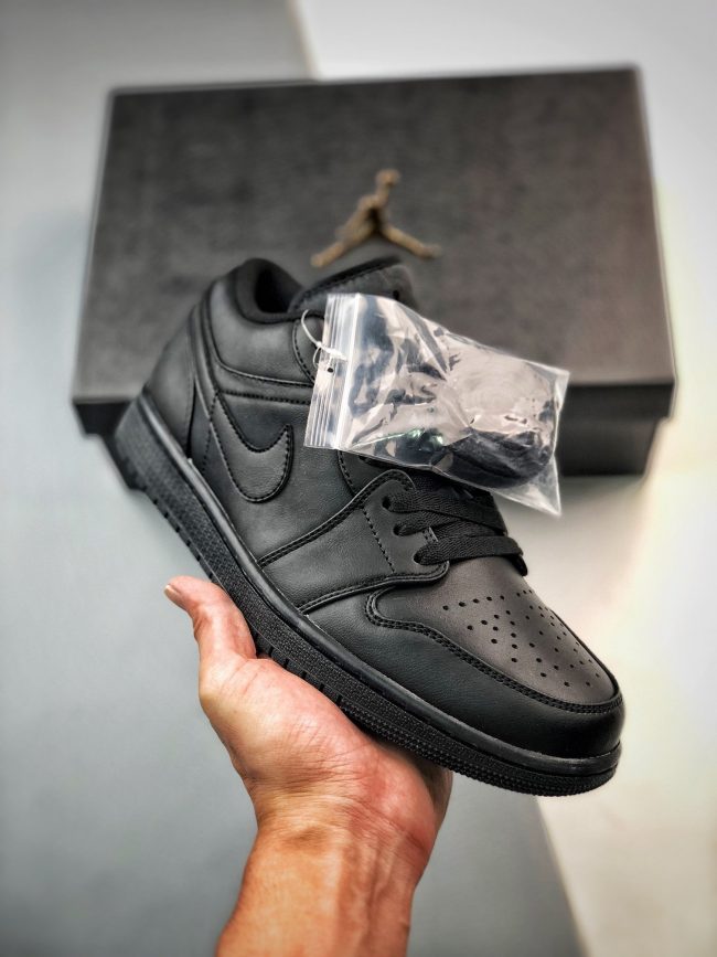 Air Jordan 1 Low " Triple Black" 553558-093