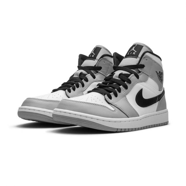 Air Jordan 1 Mid "Light Smoke Grey"