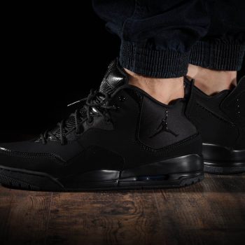 Jordan Courtside 23 'Triple Black' AR1000-001