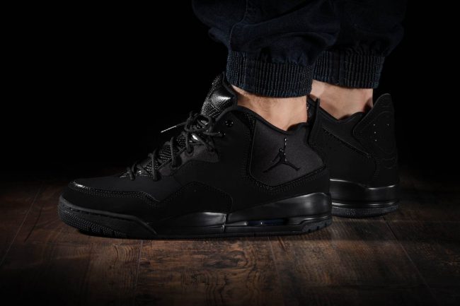 Jordan Courtside 23 'Triple Black' AR1000-001