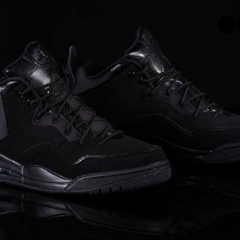 Jordan Courtside 23 'Triple Black' AR1000-001