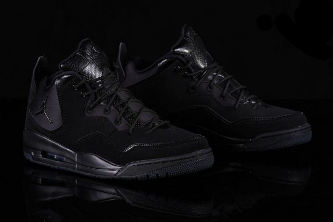 Jordan Courtside 23 'Triple Black' AR1000-001