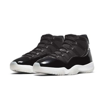 Air Jordan 11 Retro "Clear Black"