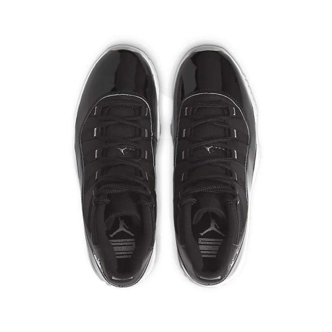 Air Jordan 11 Retro "Clear Black"