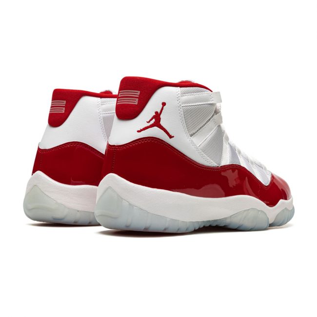 Air Jordan 11 "Cherry 2022"