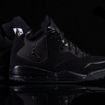 Jordan Courtside 23 'Triple Black' AR1000-001