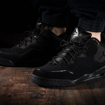 Jordan Courtside 23 'Triple Black' AR1000-001