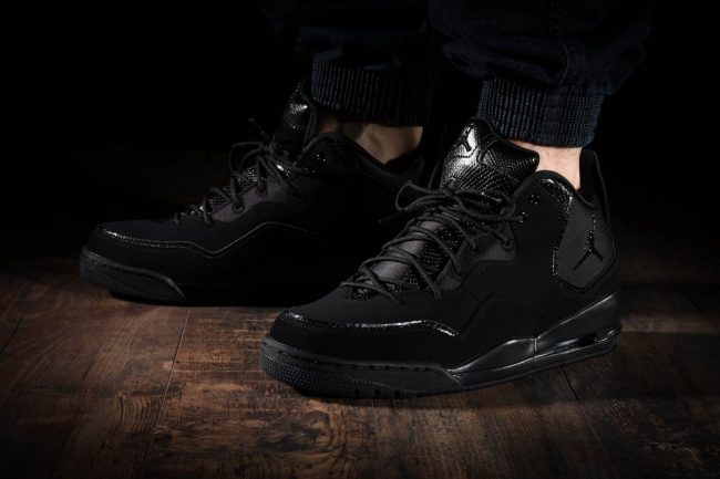 Jordan Courtside 23 'Triple Black' AR1000-001